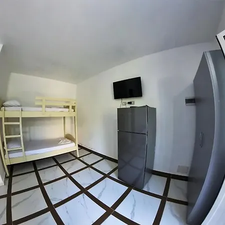 Novruzi Complex Ferienhaus *